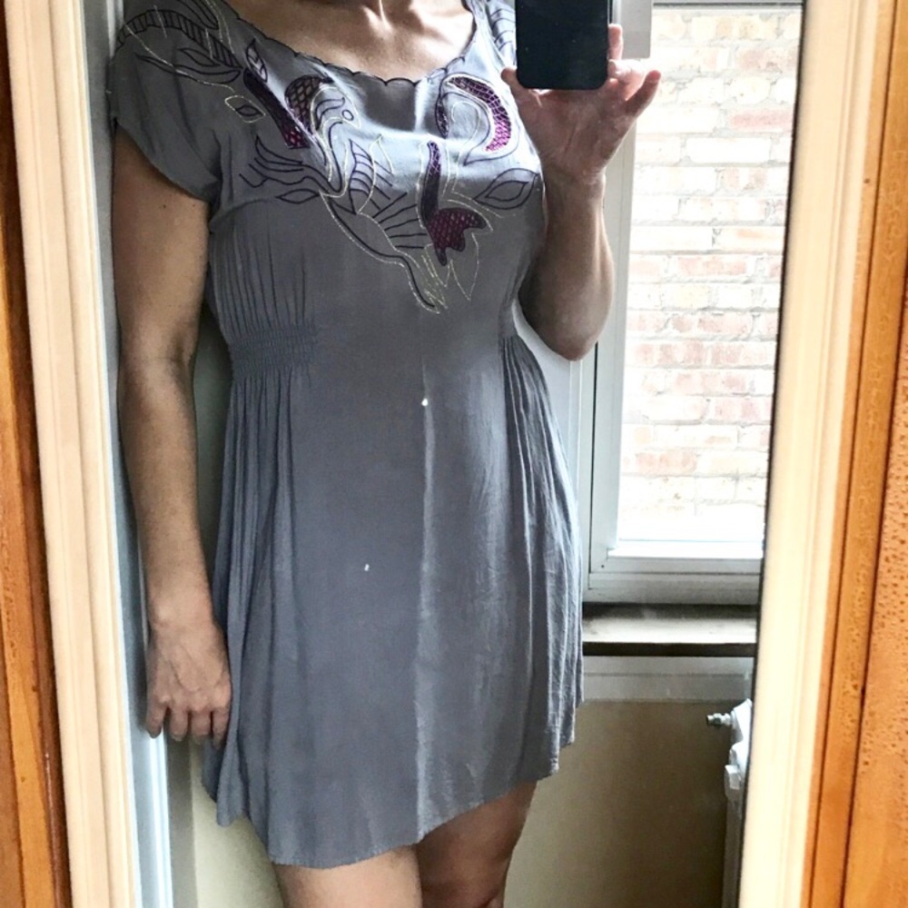 Summer dress w/embroider neck line